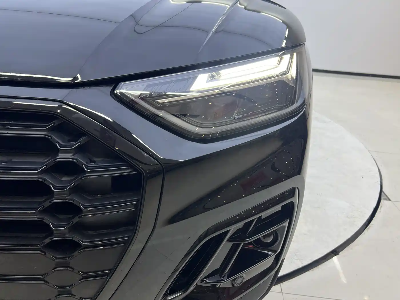 Audi Q5L 2025 45th Anniversary Edition 45 TFSI Luxury Sport фото 18