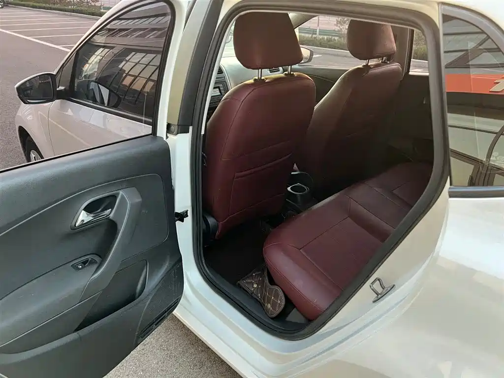 Volkswagen Polo 2018 1.5L Auto Safe Drive фото 7