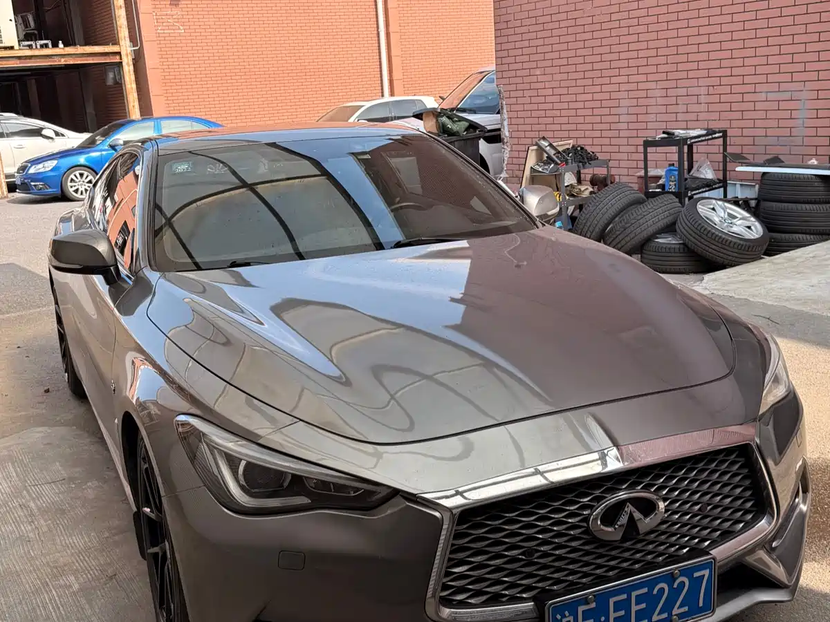 Infiniti Q60 2019 2.0T Luxury Edition фото 3
