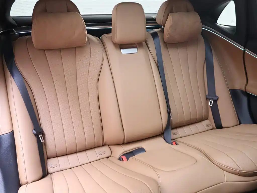 Mercedes-Benz E-Class 2024 E 300 L Fashion фото 22