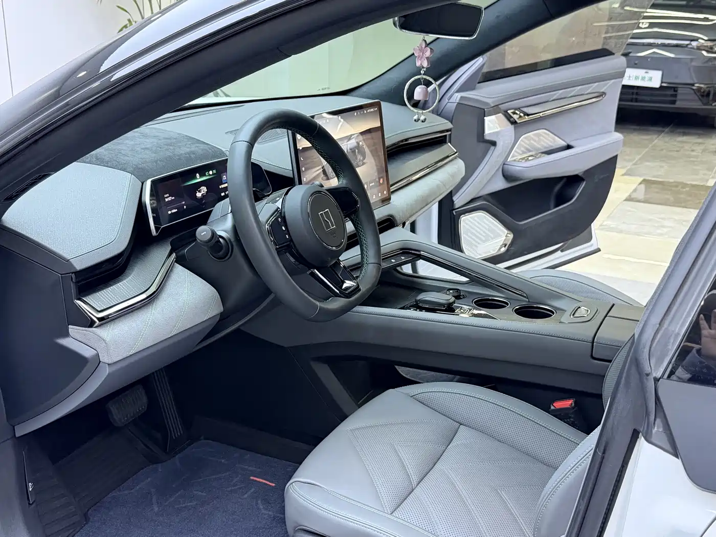 ZEEKR EXTREME KRYPTON 001