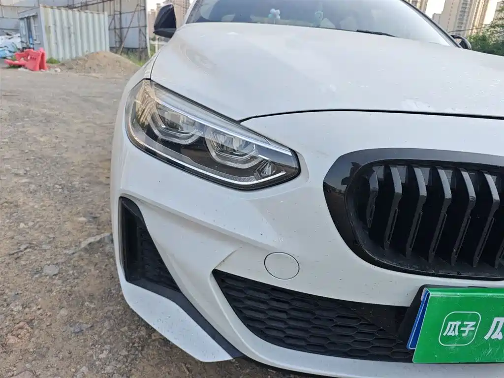 BMW 1 Series 2021 125i M Sport Black Night Edition фото 7