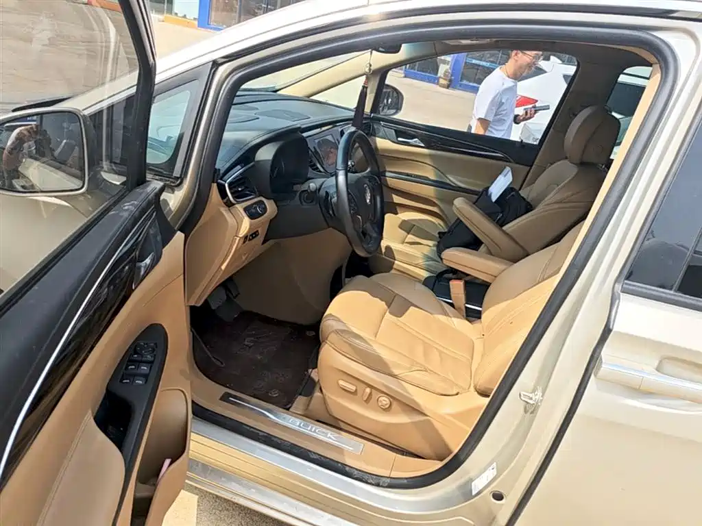 Buick GL8 2017 ES 28T Flagship China V фото 12