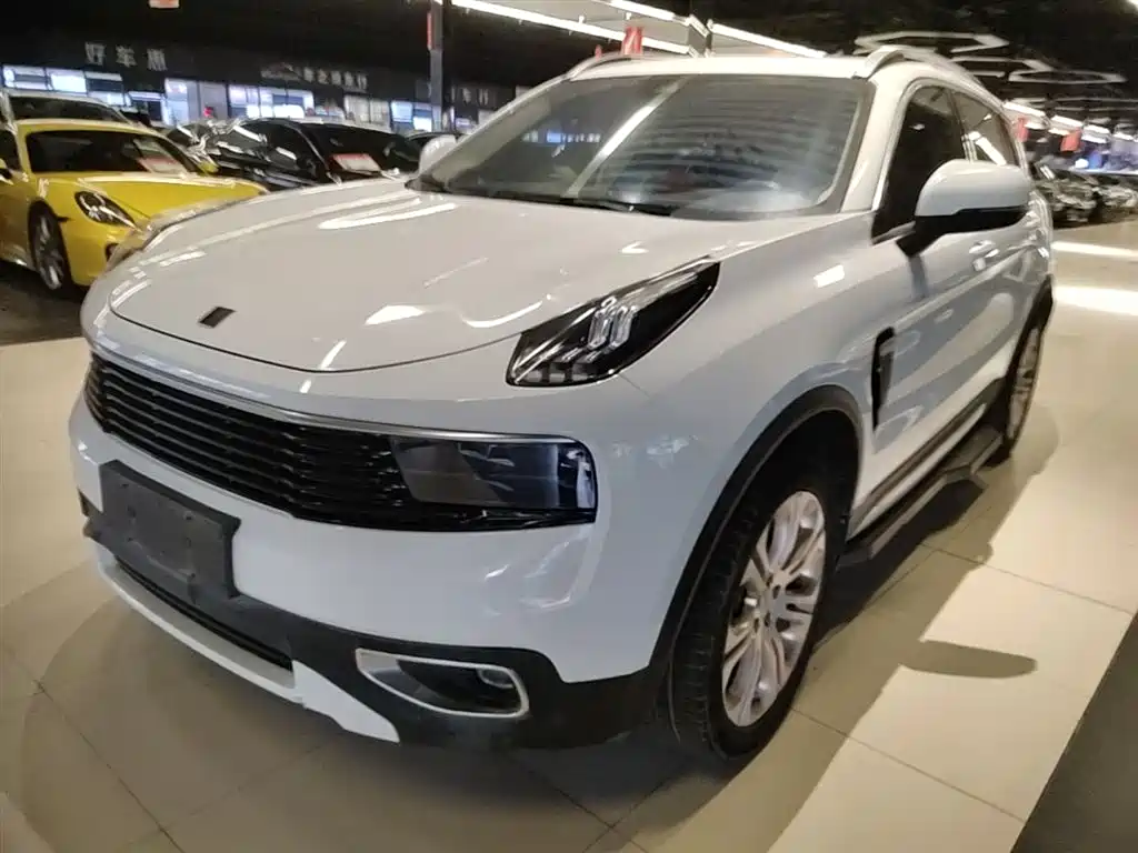 Lynk & Co 01 2017 2.0T 2WD Pro Version фото 2