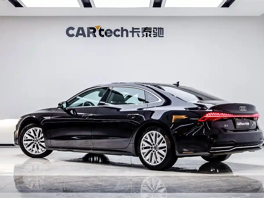 Audi A7L 2024 45TFSI S-line Dream Edition Crystal Package фото 4