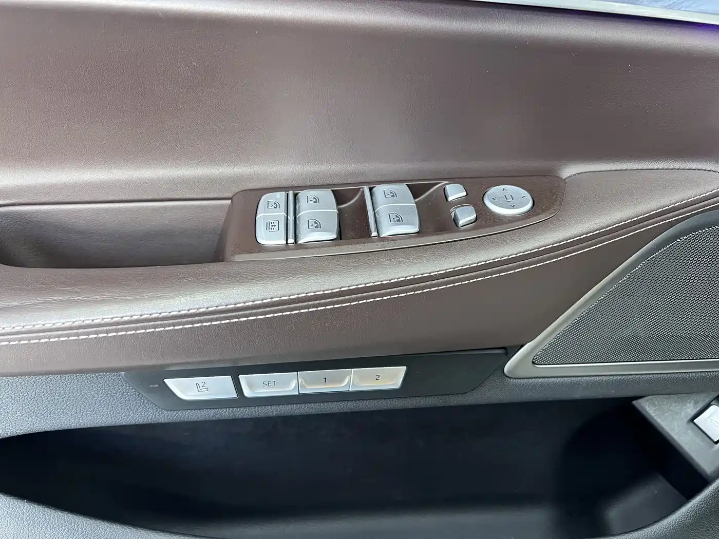 BMW 7 Series 2016 740Li Leading Edition фото 17