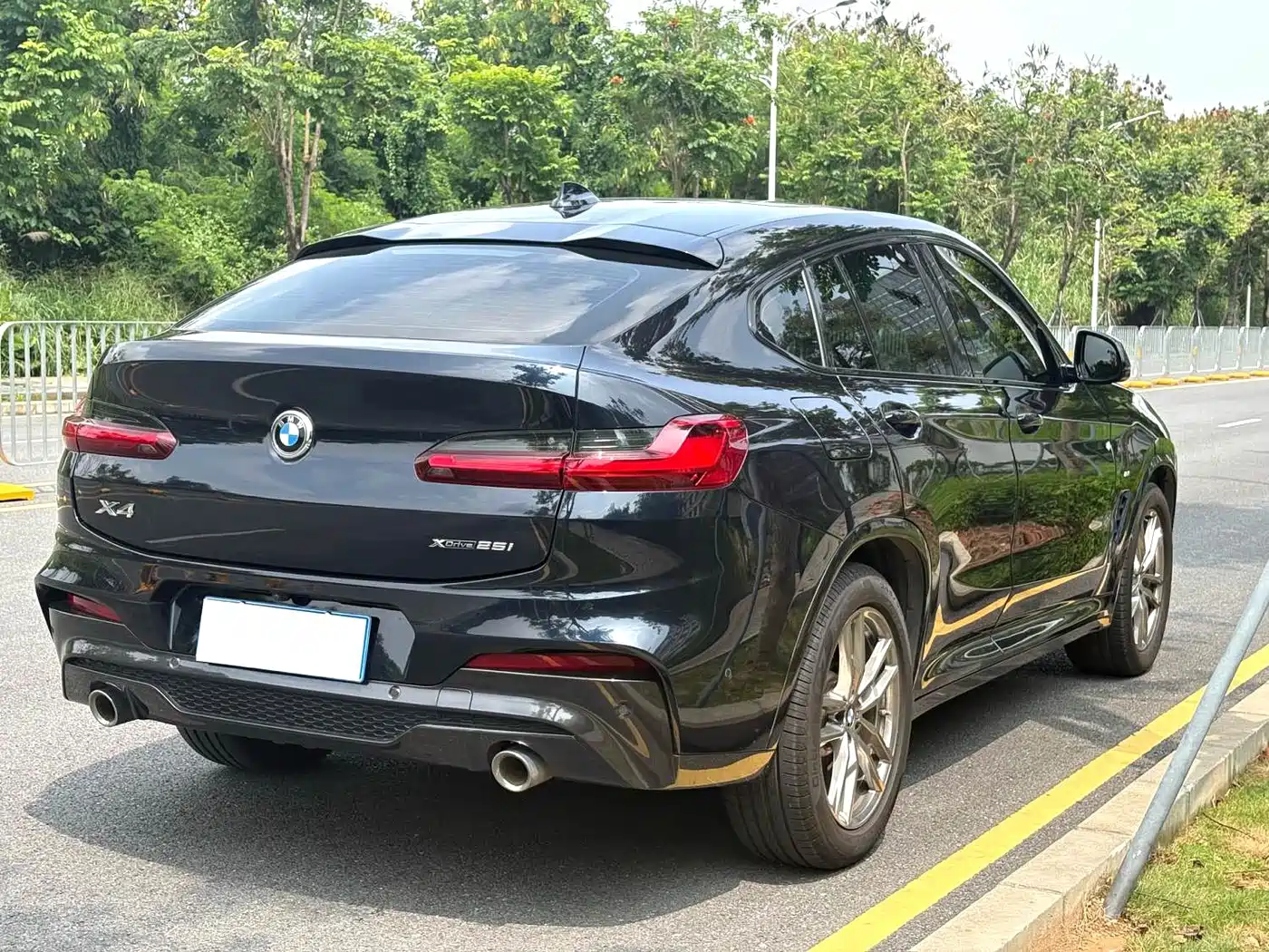 Photo 4 - BMW X4