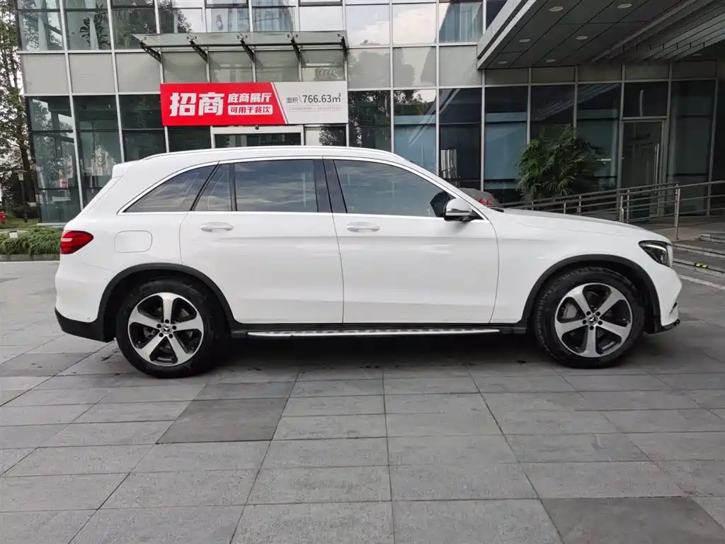 Mercedes-Benz GLC 2019 GLC 260 L 4MATIC Luxury фото 5