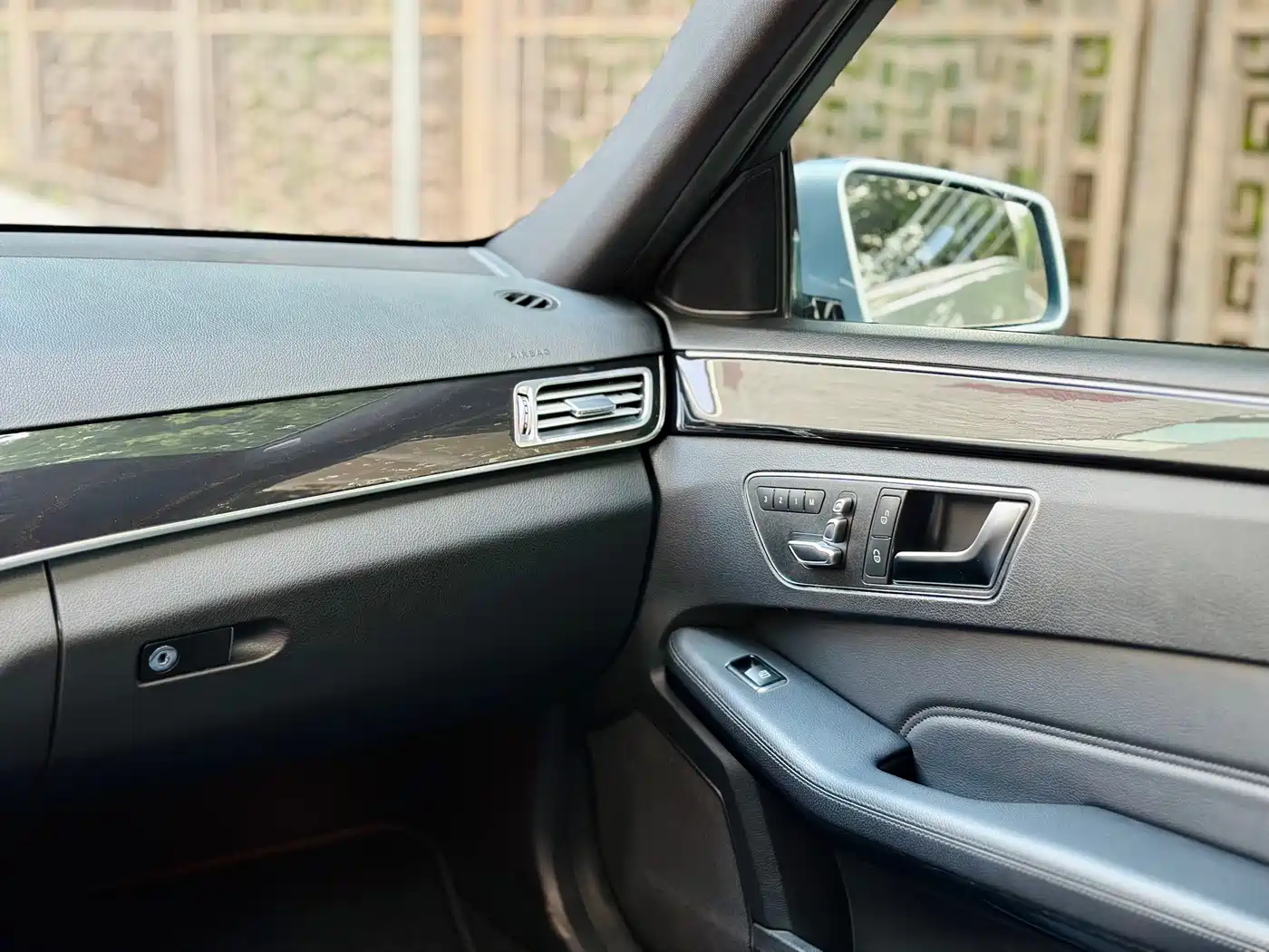 Mercedes-Benz E-Class 2015 Facelift E 260 L Sport фото 18