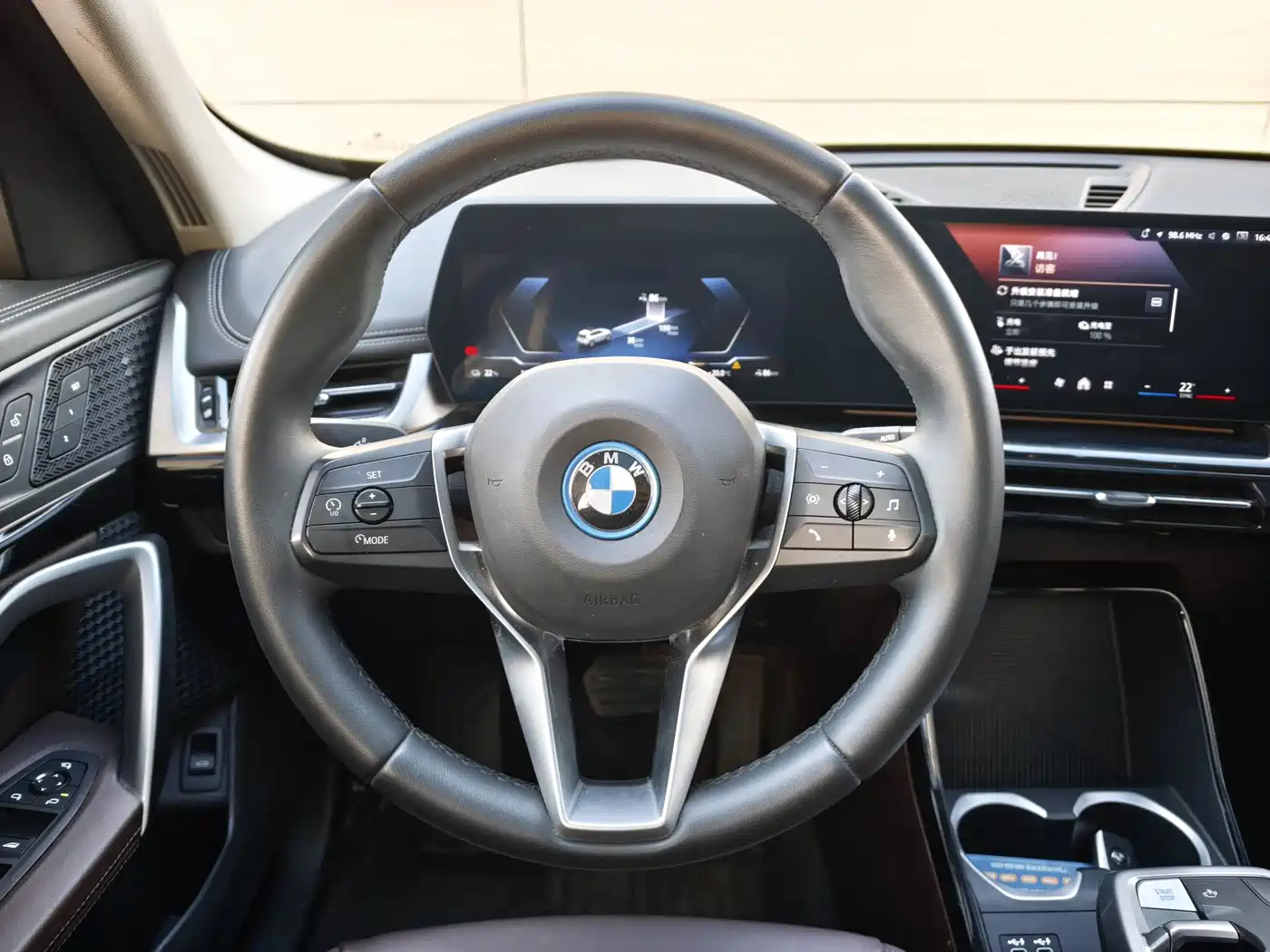 BMW iX1 2025 eDrive25L X Design Package фото 11