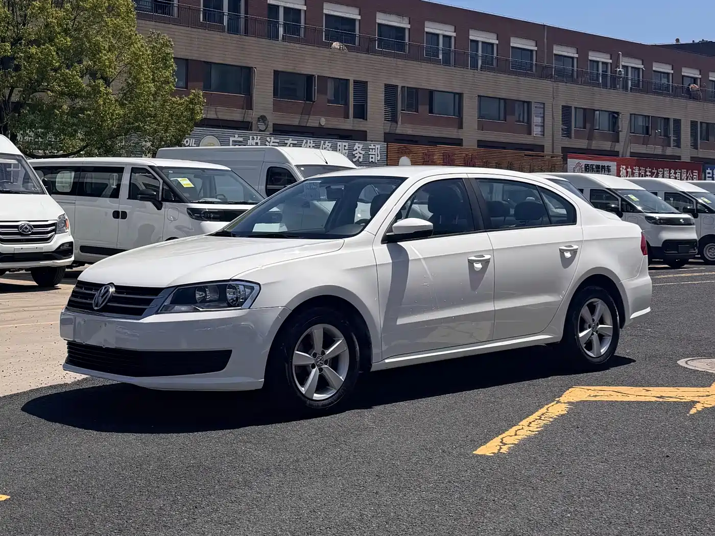 Volkswagen Lavida 2013 Facelift Classic 1.6L Automatic Trend