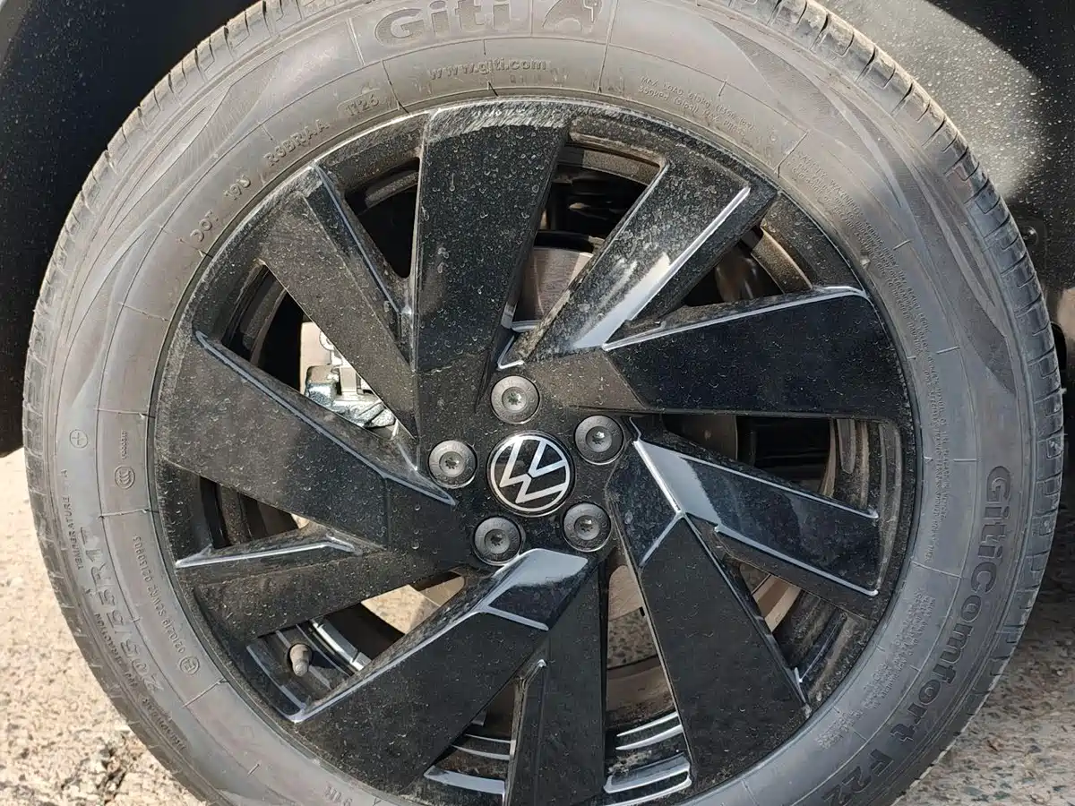 Volkswagen Tharu 2026 XR 1.5L RX Edition фото 12