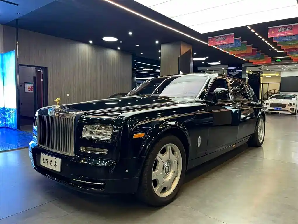 ROLLS-ROYCE PHANTOM