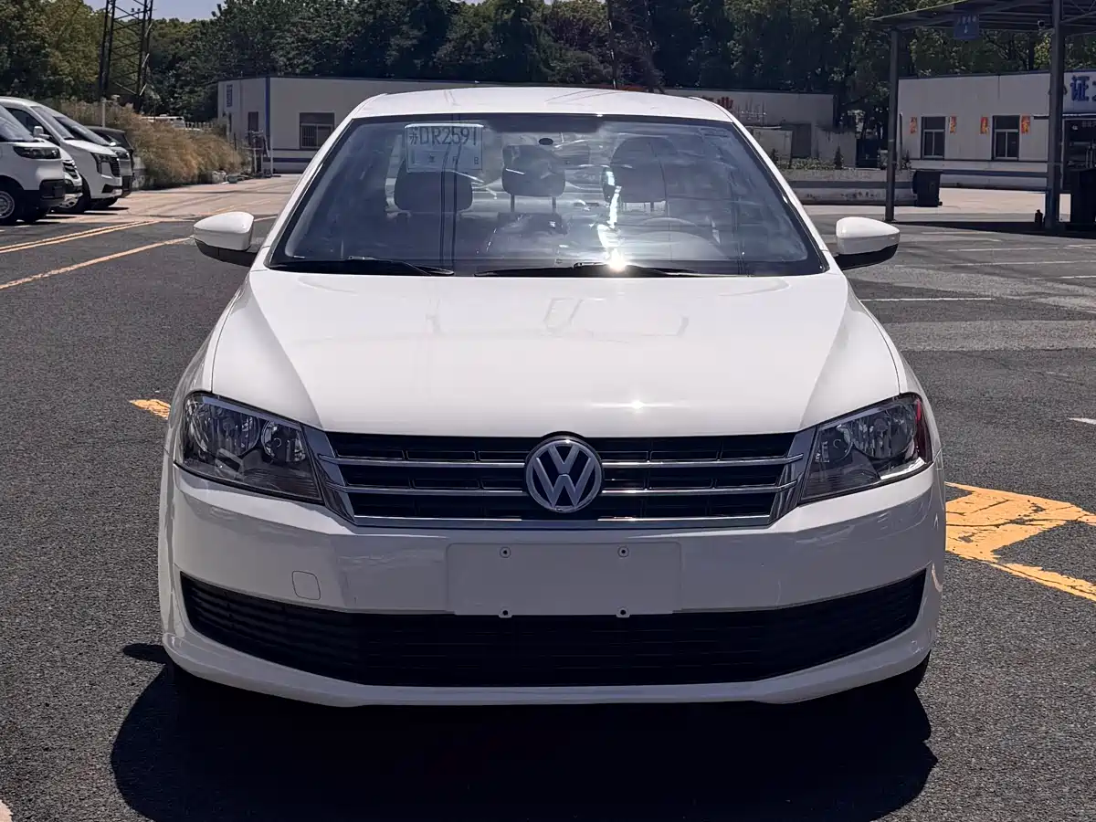 Volkswagen Lavida 2013 Facelift Classic 1.6L Automatic Trend фото 2