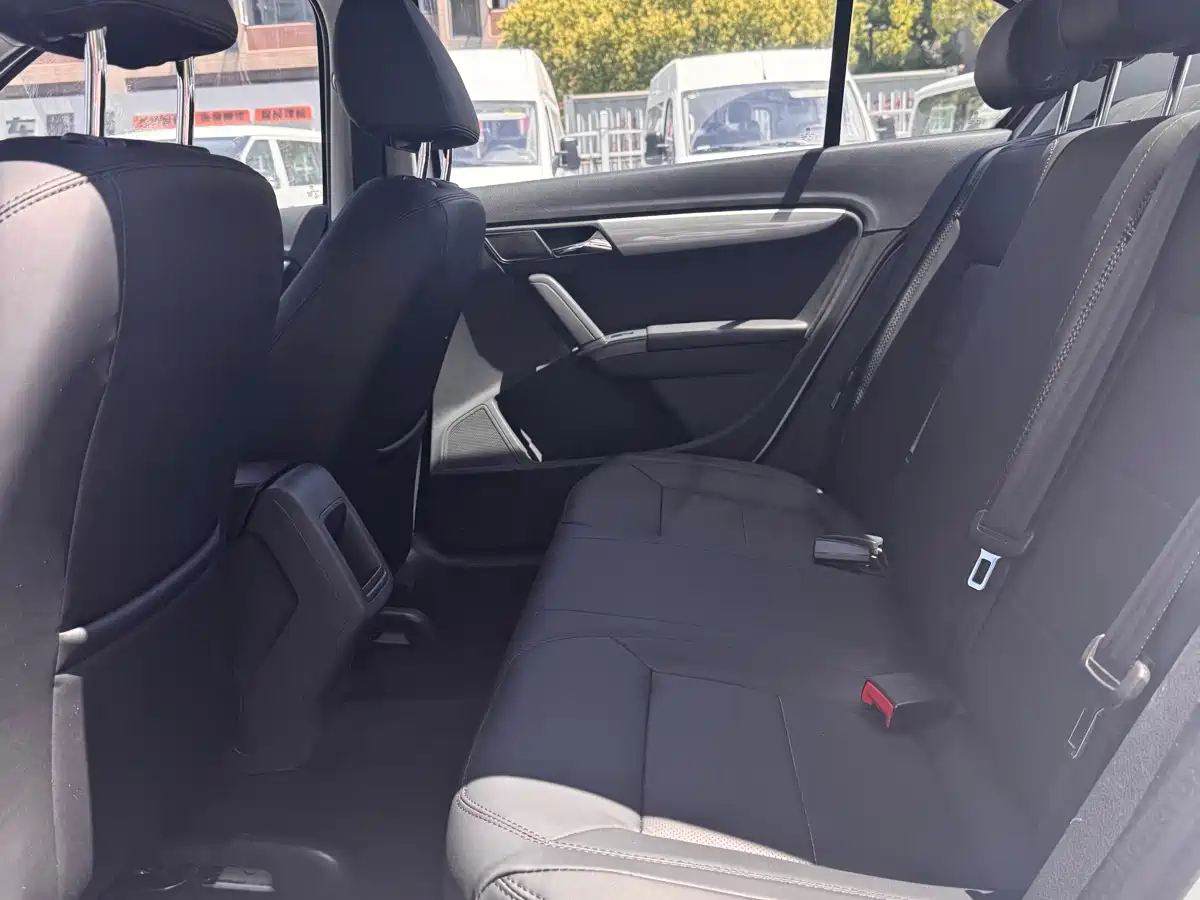Volkswagen Lavida 2013 Facelift Classic 1.6L Automatic Trend фото 14