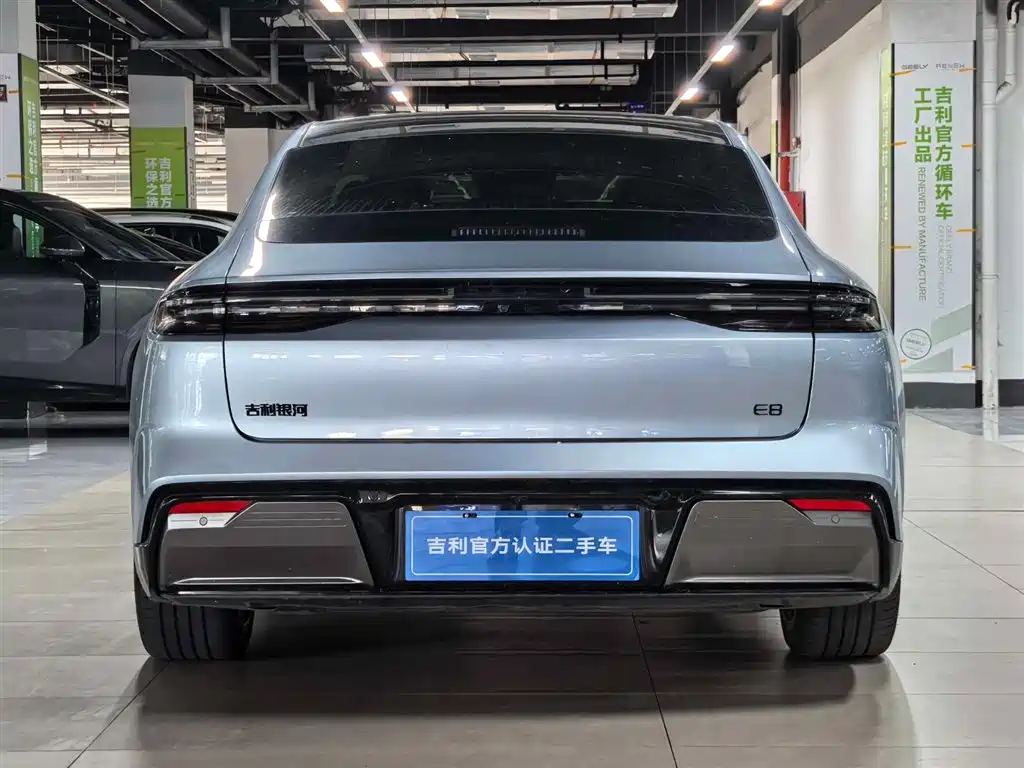 Geely Galaxy Galaxy E8 2025 620km AWD Starship LiDAR Smart Drive Edition фото 7