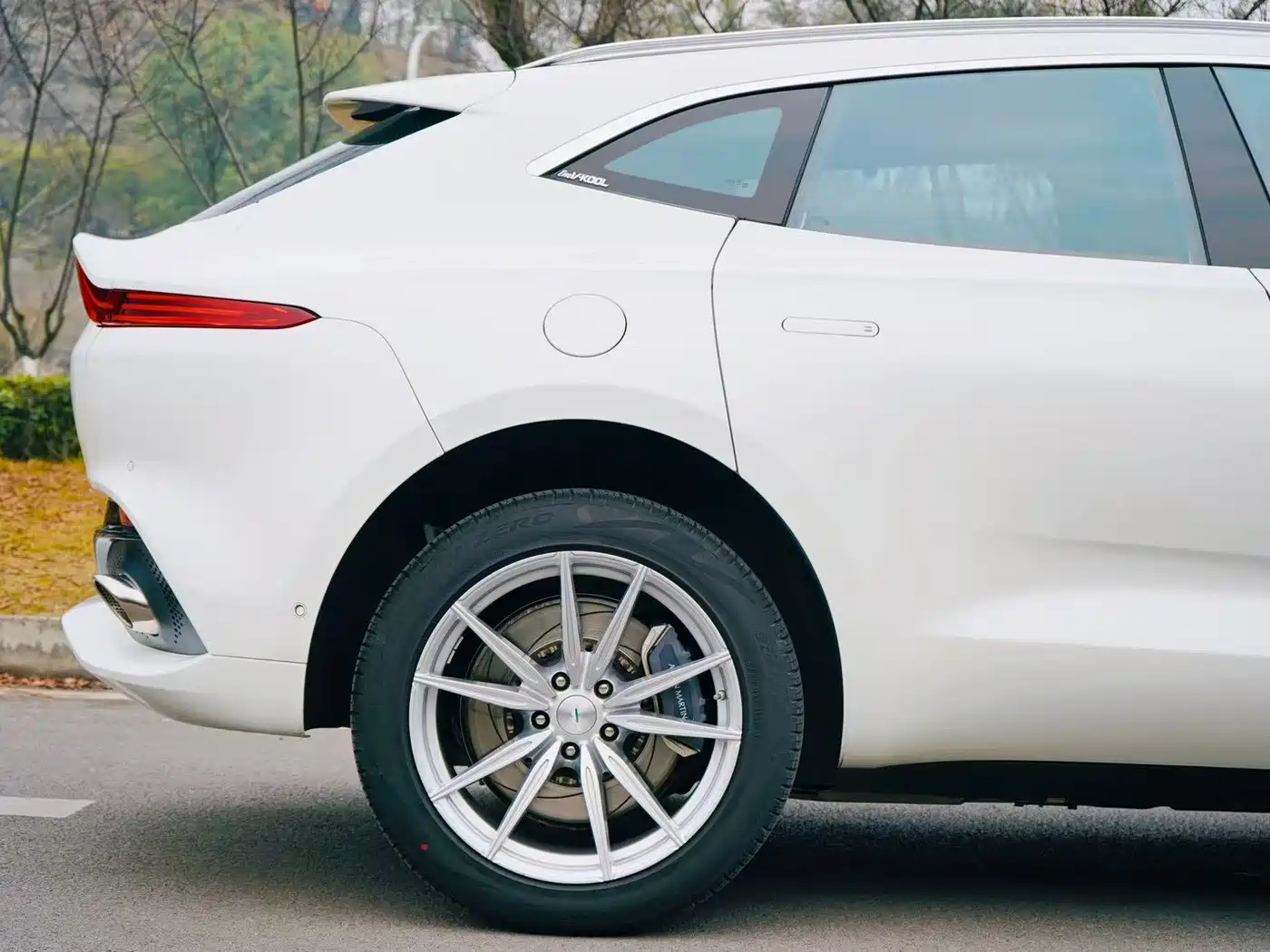 Aston Martin DBX 2022 2022 3.0T STRAIGHT-SIX