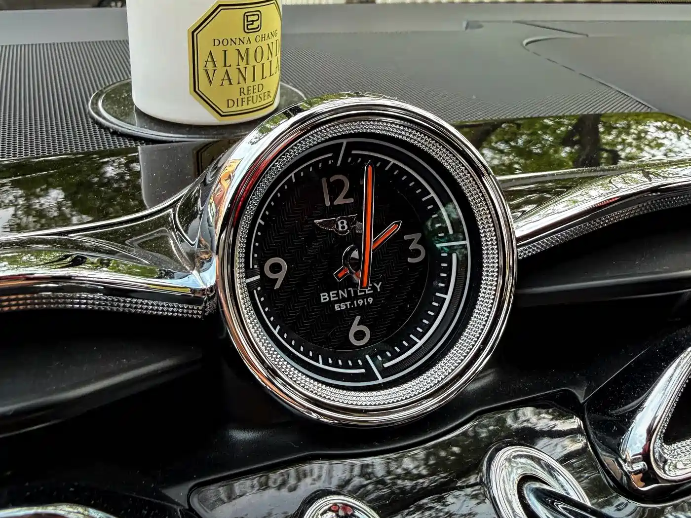 BENTLEY TIMYUE PLUG IN HYBRID