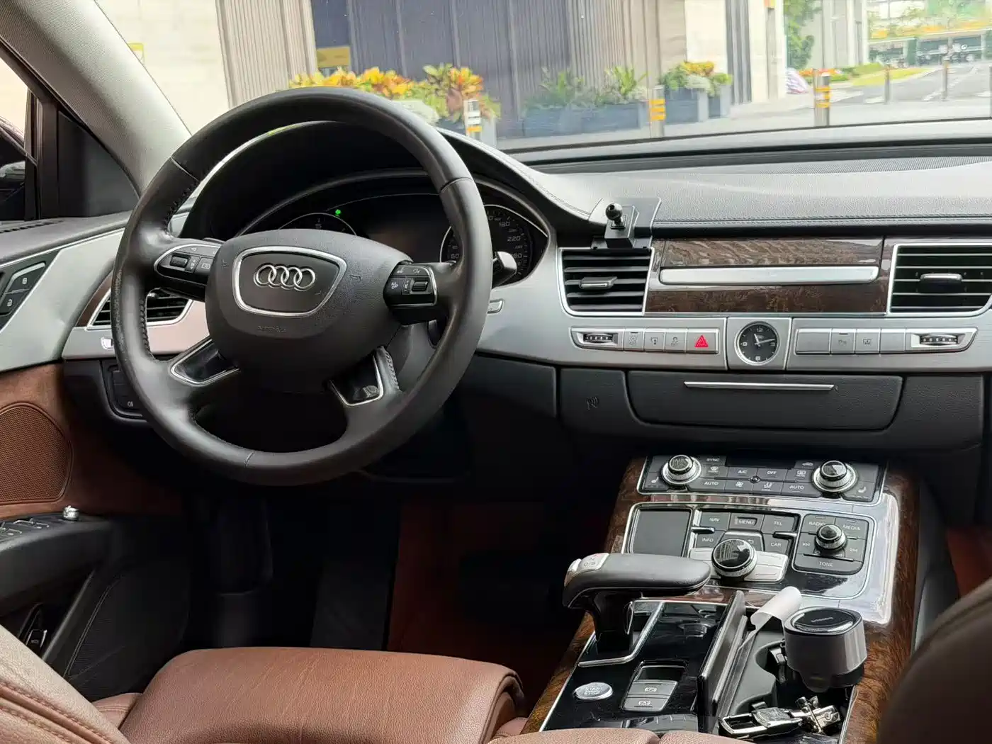 Audi A8 2013 A8L 45 TFSI quattro Comfort фото 9