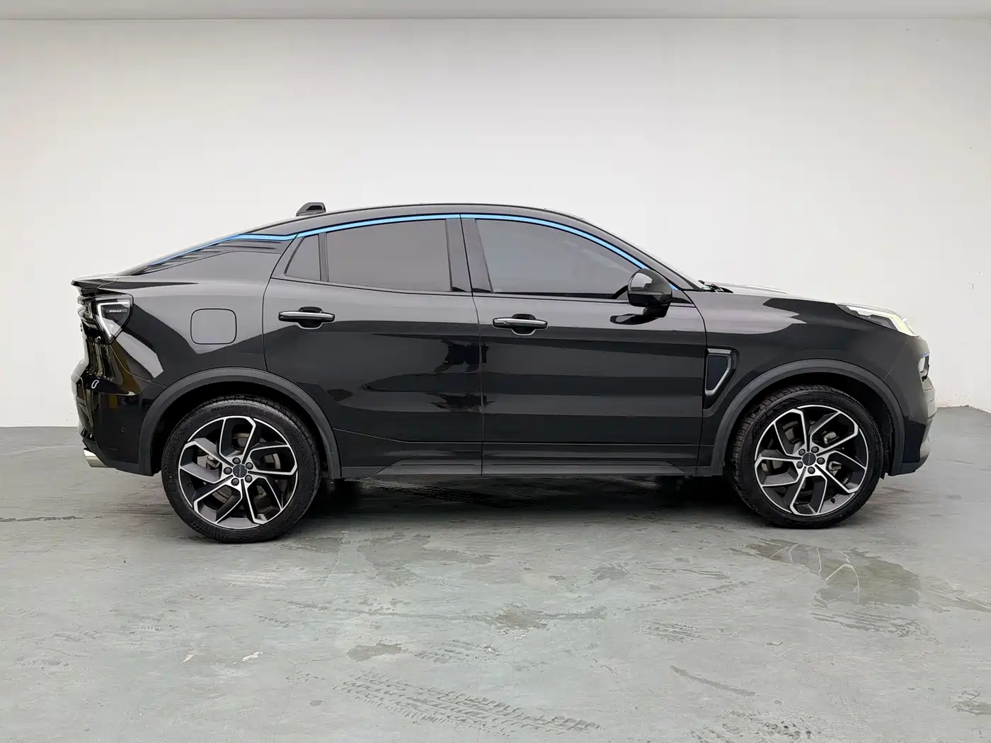 Lynk & Co 05 2022 2022 2.0TD 2WD Shine Halo