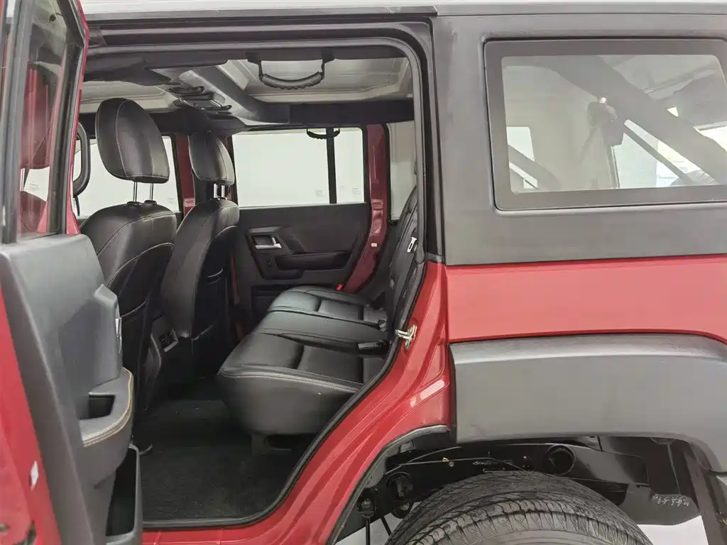 BAIC ORV Beijing Offroad BJ40 2016 Model 40L 2.3T Automatic 2WD Premium фото 15