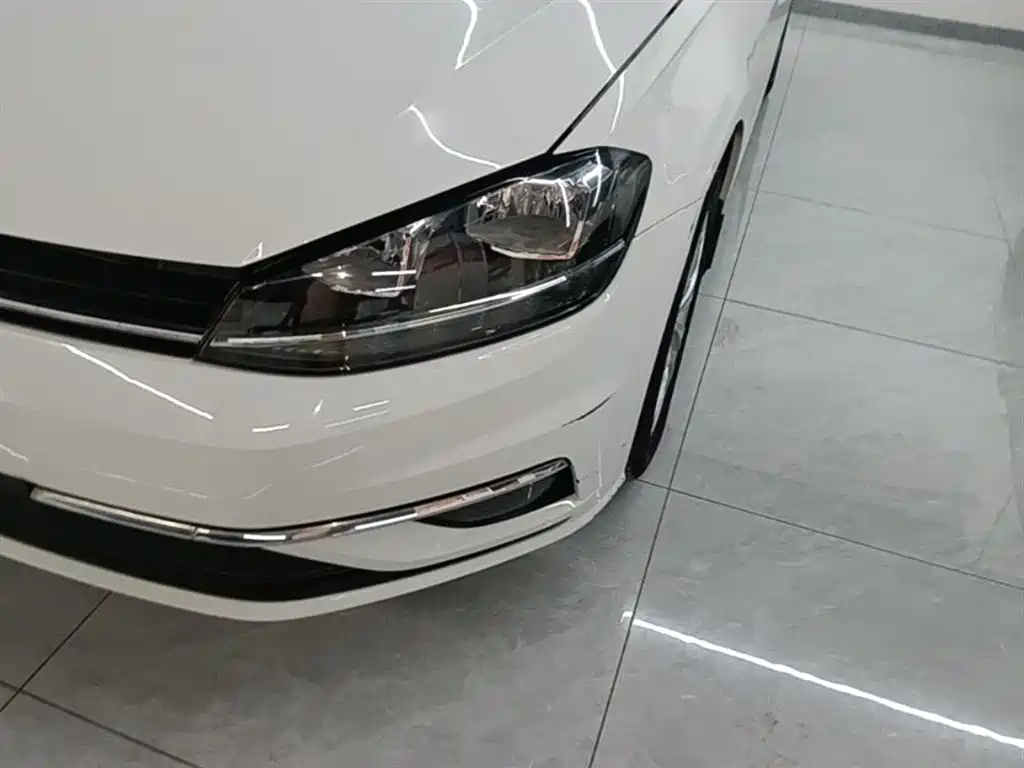 Volkswagen Golf 2018 230TSI Automatic Comfort фото 24