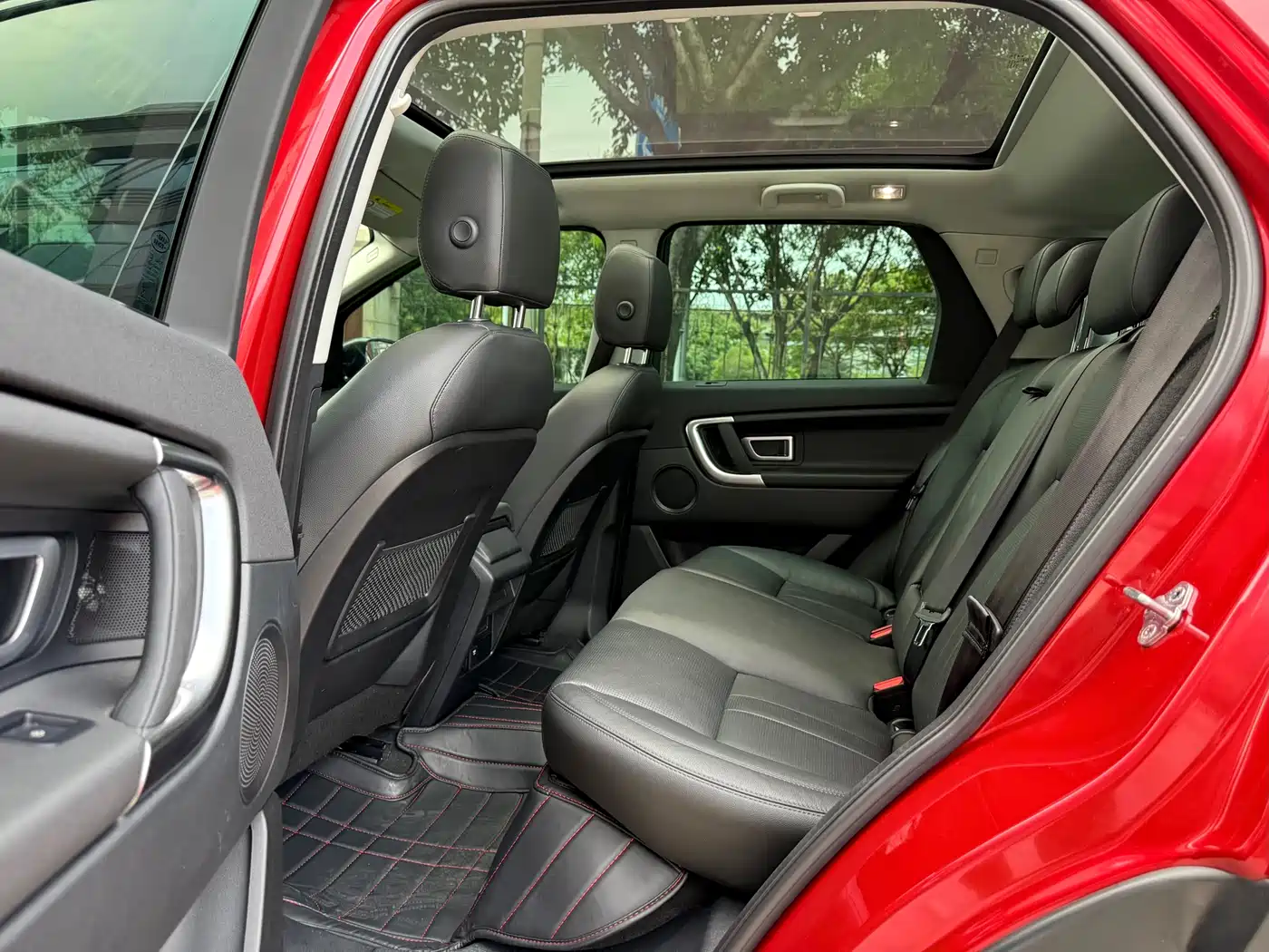 Land Rover Discovery Sport 2018 240PS SE Edition фото 21