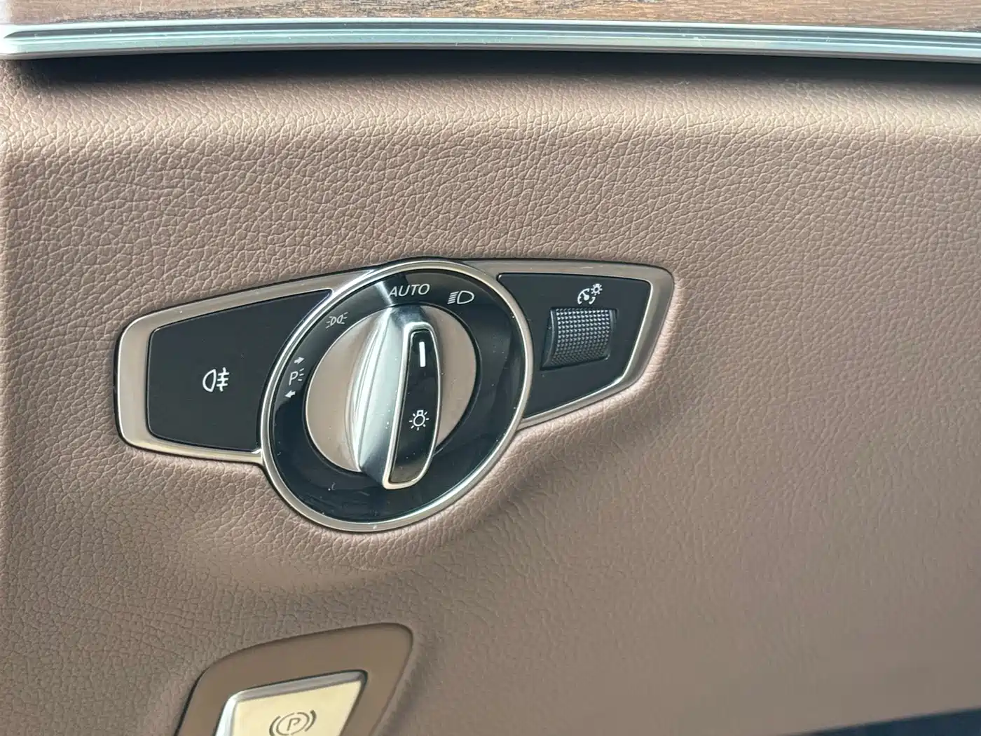 Mercedes-Benz E-Class 2020 Facelift E 260 L фото 15