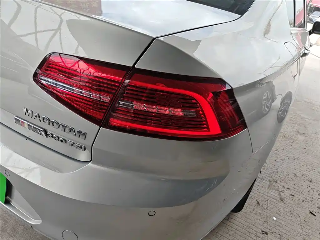 Volkswagen Magotan 2017 330TSI DSG Leading фото 8