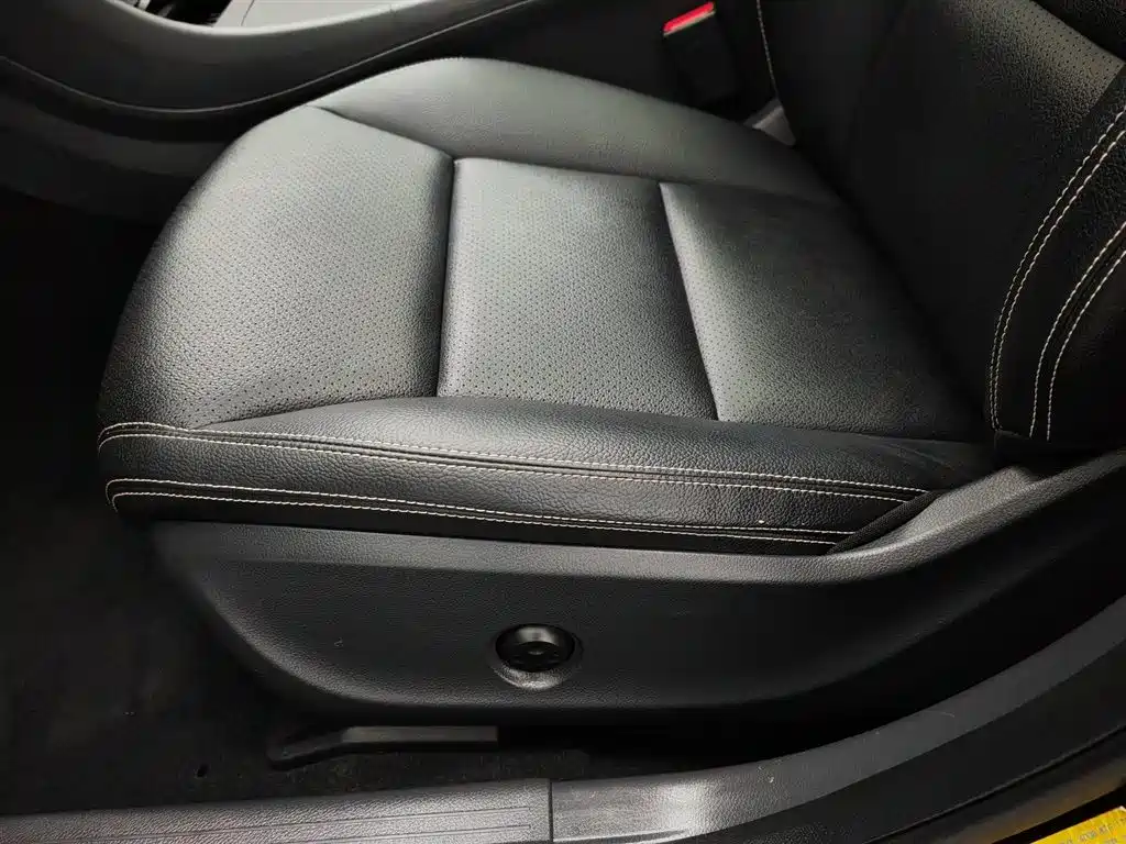 Mercedes-Benz GLA 2015 GLA 220 4MATIC Fashion Edition фото 20