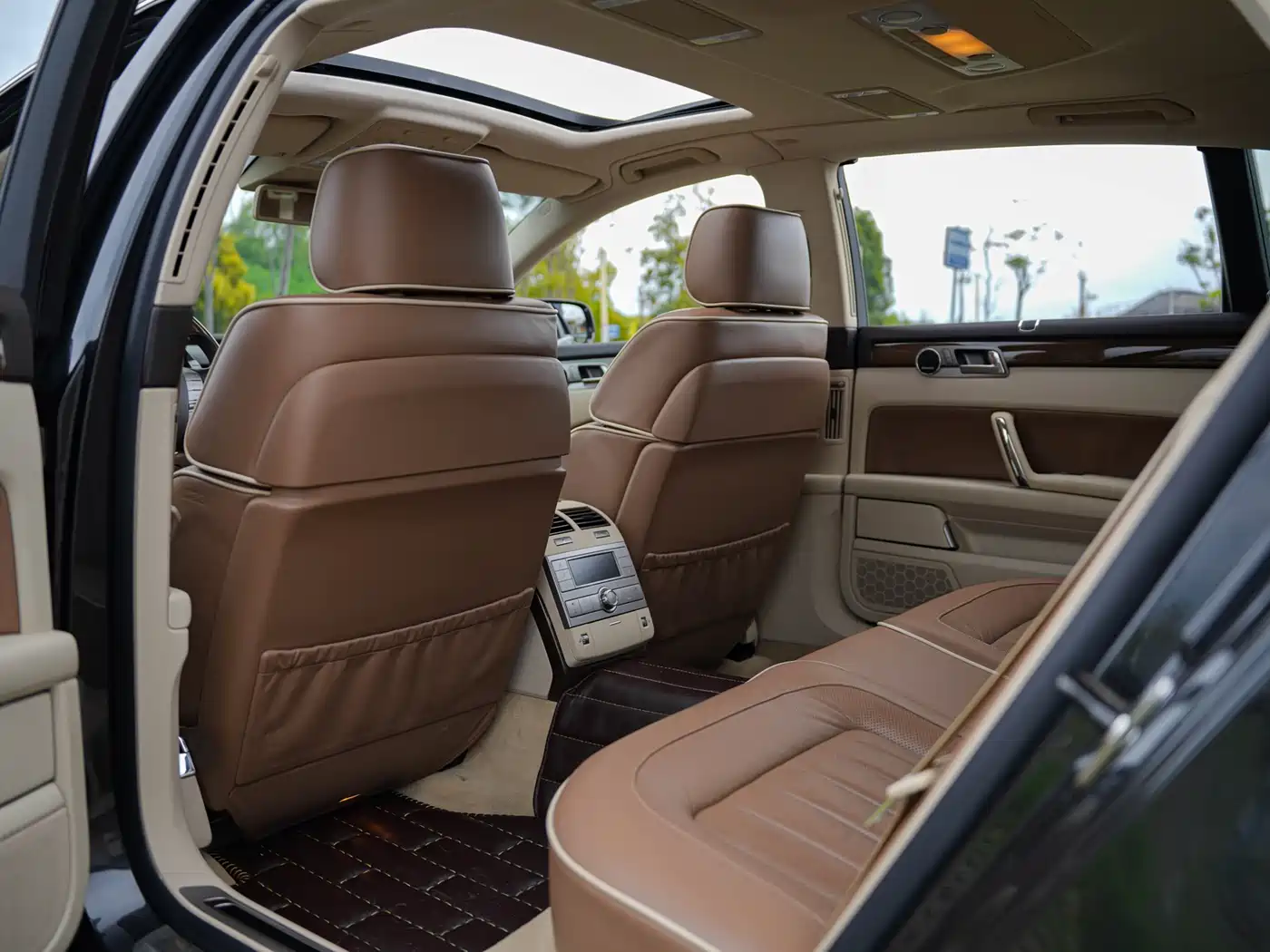 Volkswagen Phaeton 2012 3.0L Elite Custom фото 24