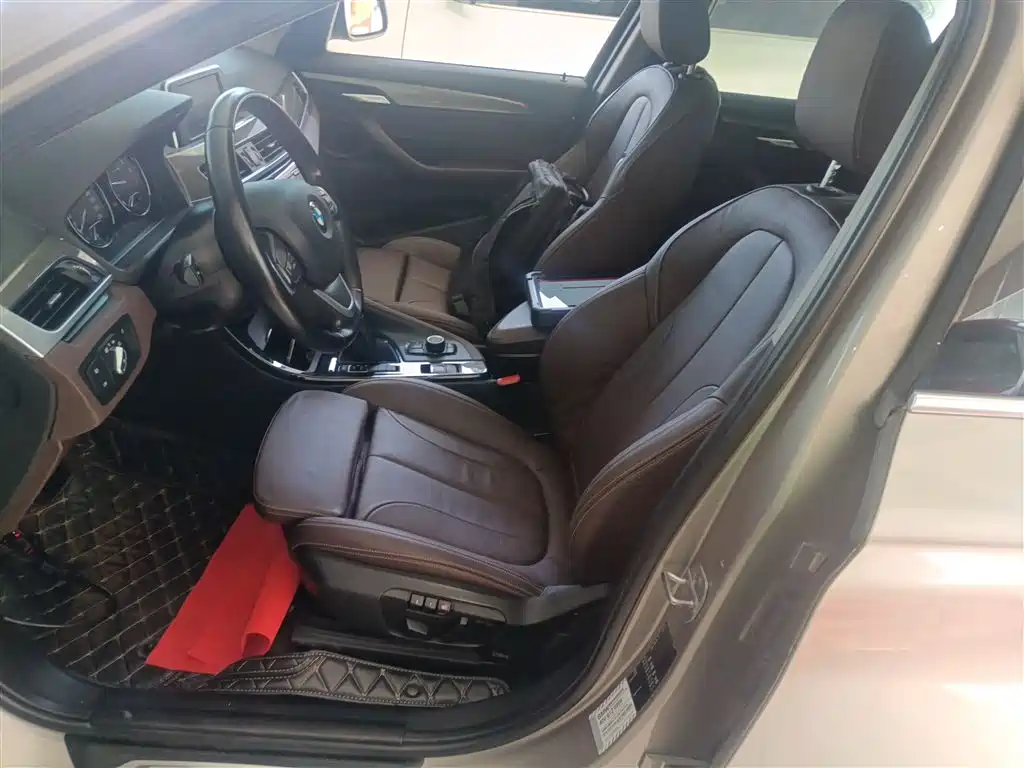 BMW X1 2019 sDrive18Li Premium Model фото 14