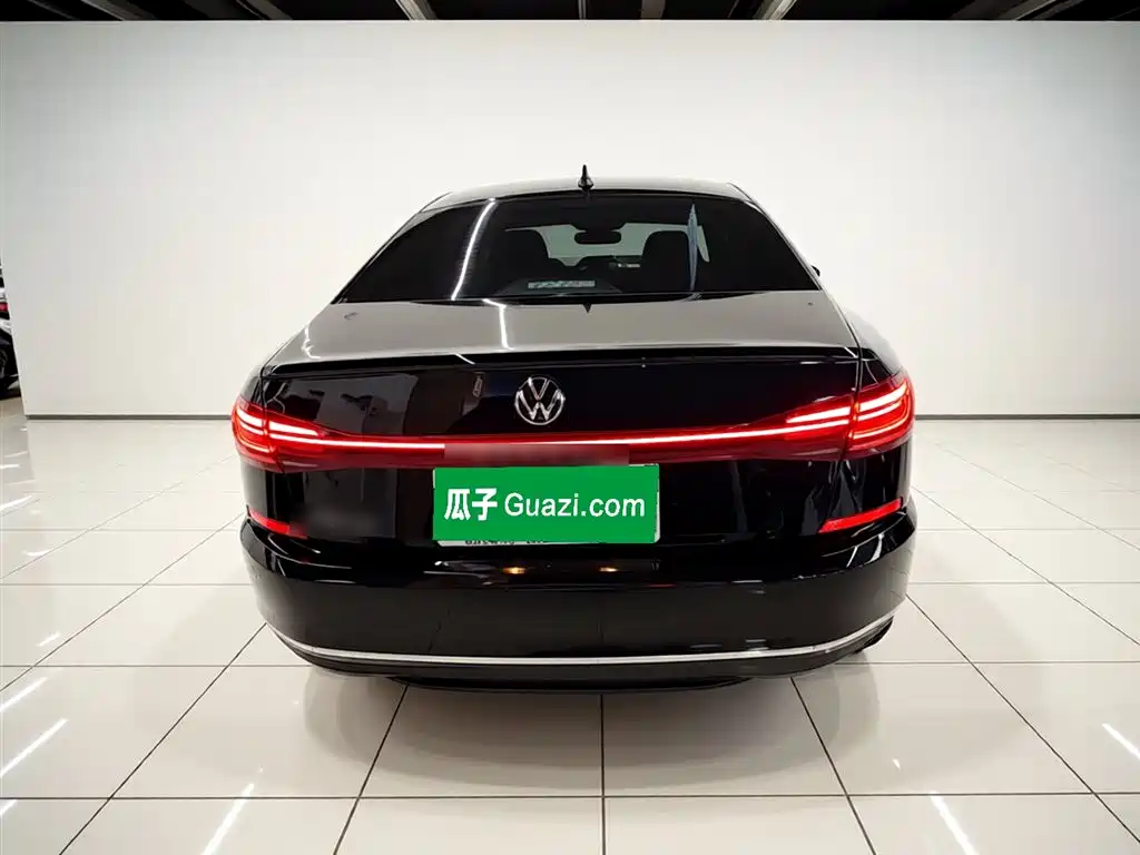 Volkswagen Passat 2025 Outstanding 330TSI Starlight Elite Edition фото 6