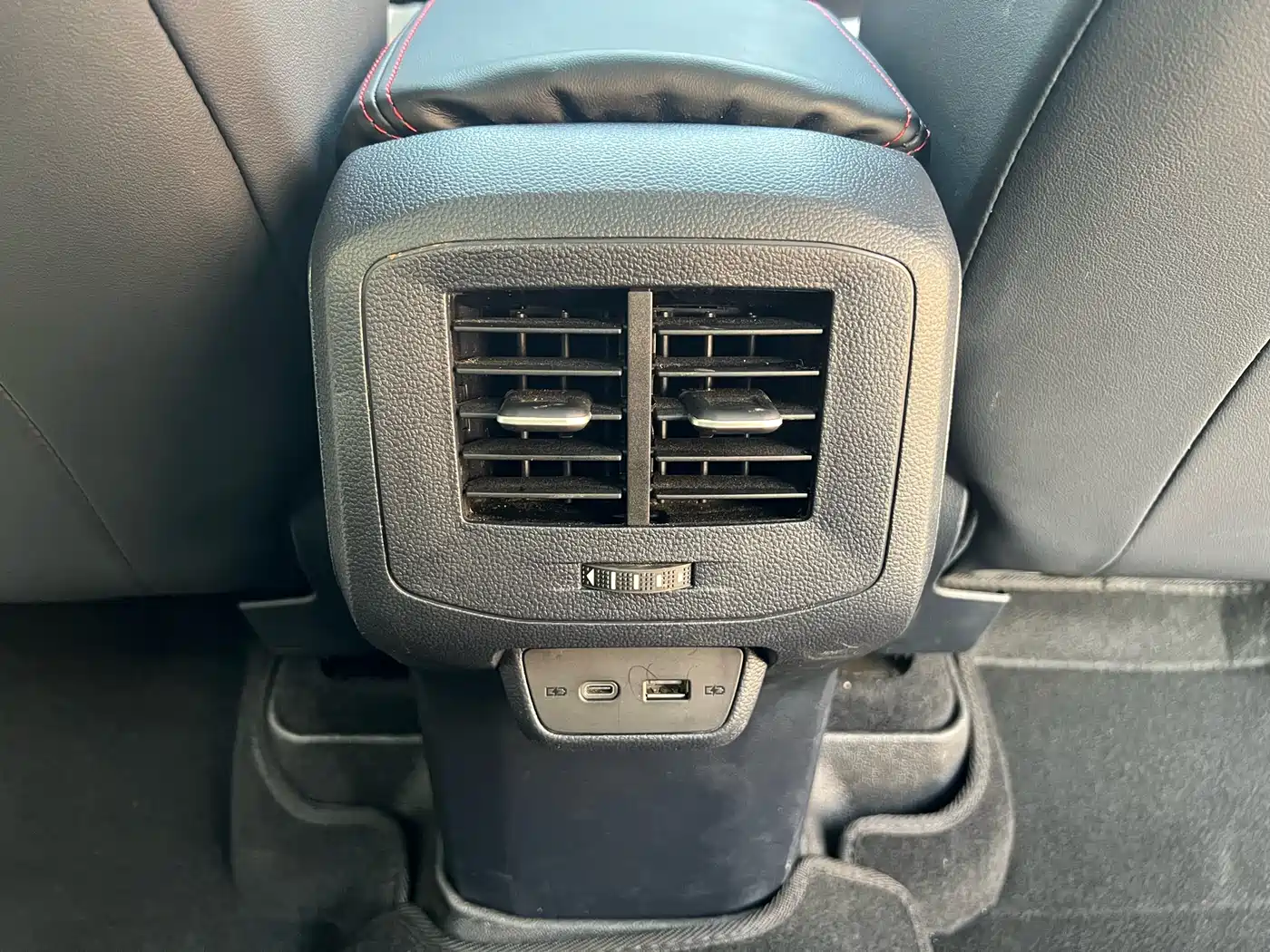Volkswagen Tharu 2025 2025 Model Rising Star 300TSI Aspiration Edition