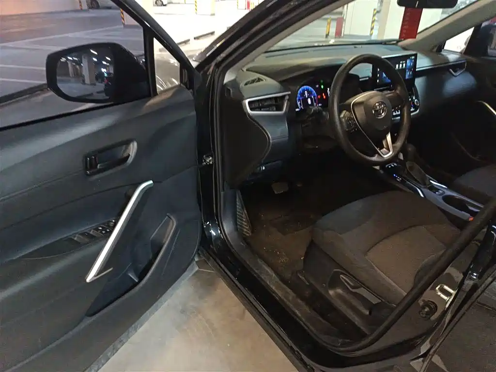 Toyota Frontlander 2024 2.0L CVT Elite Edition фото 12