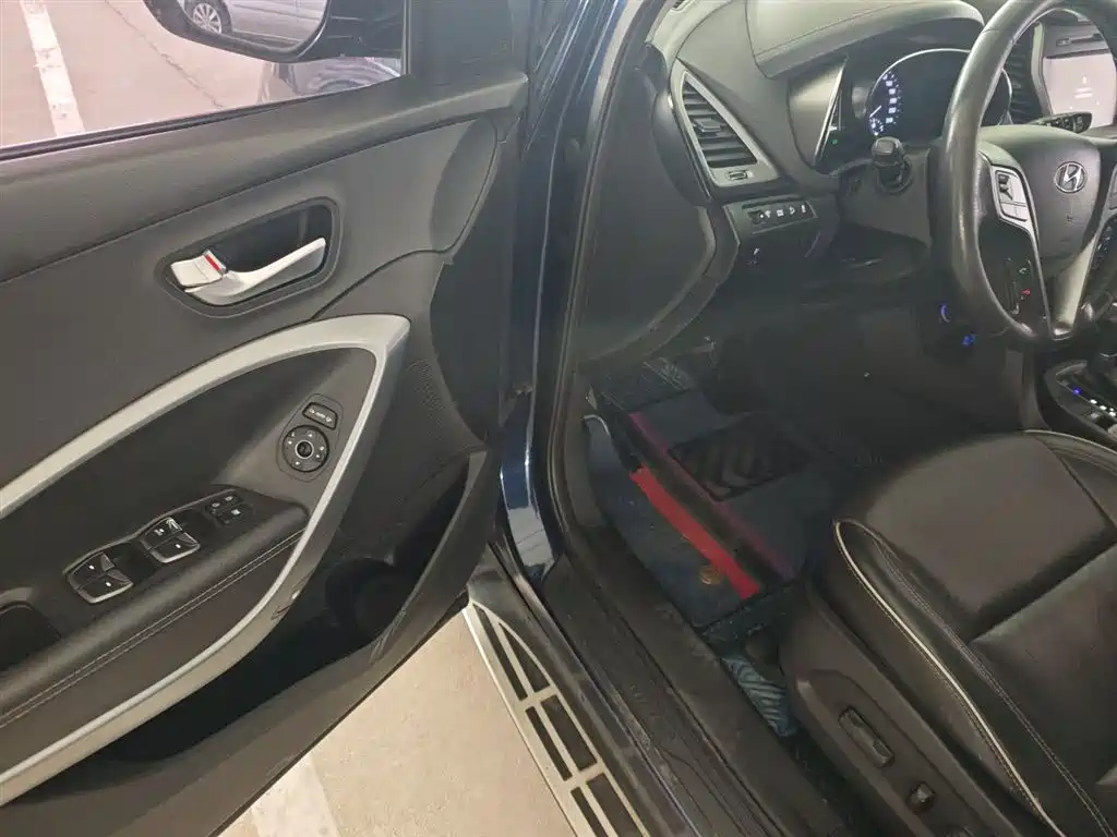 Hyundai Santa Fe 2017 2.0T Automatic 2WD Intelligent 7-Seater фото 12