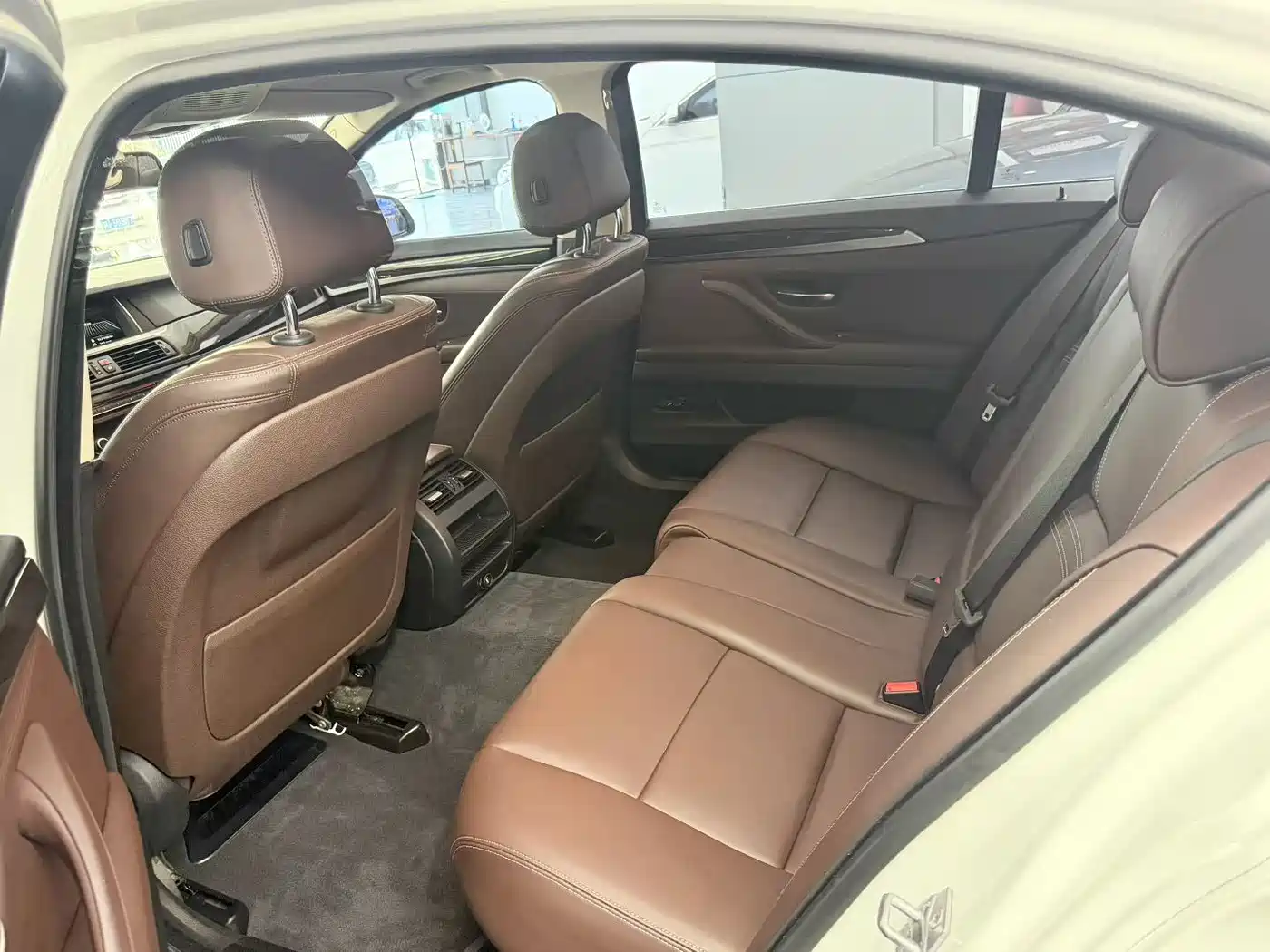 BMW 5 Series 2014 525Li Luxury Design Package фото 7