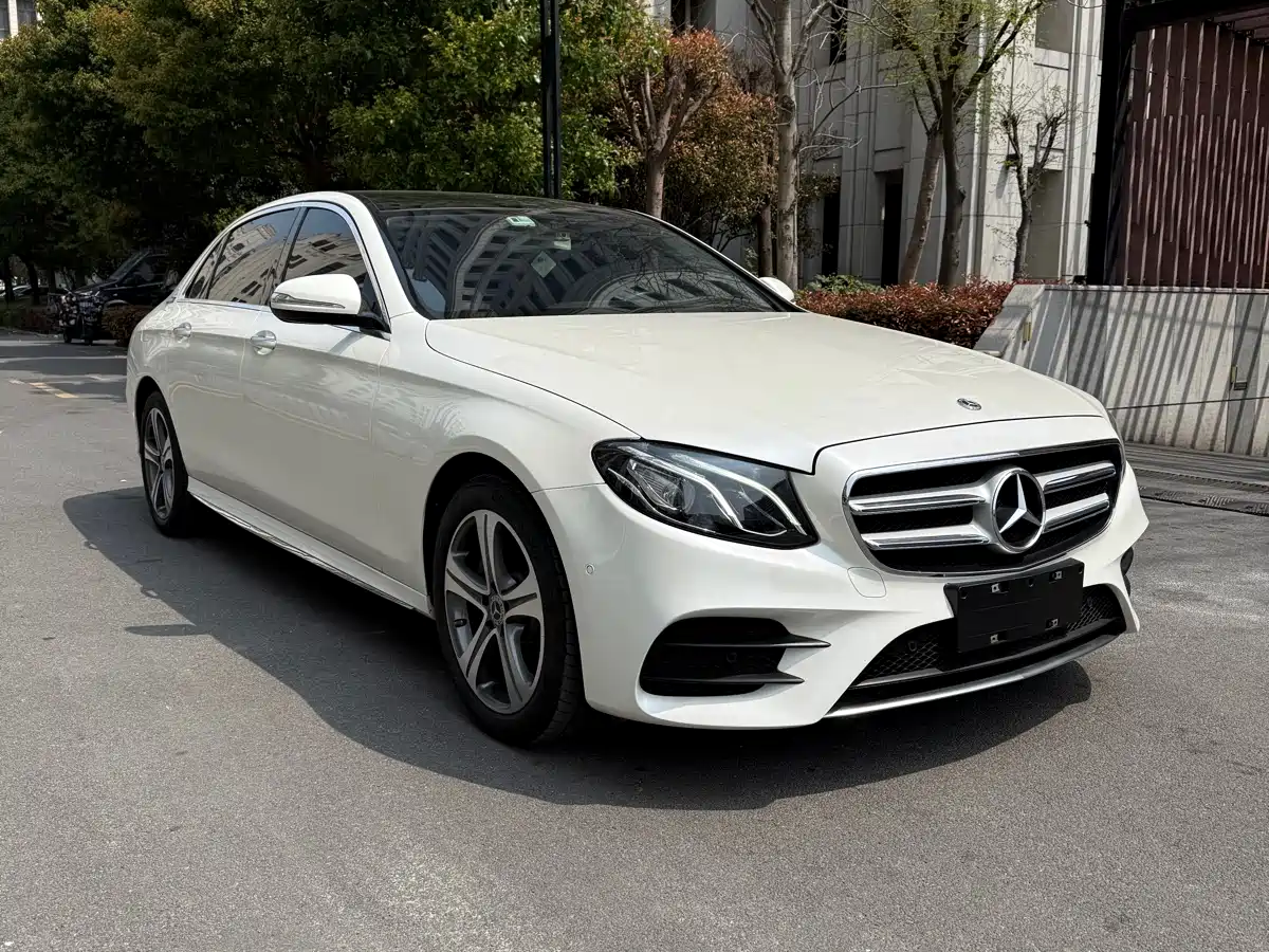 Mercedes-Benz E-Class 2020 Model E 260 L Sport фото 3