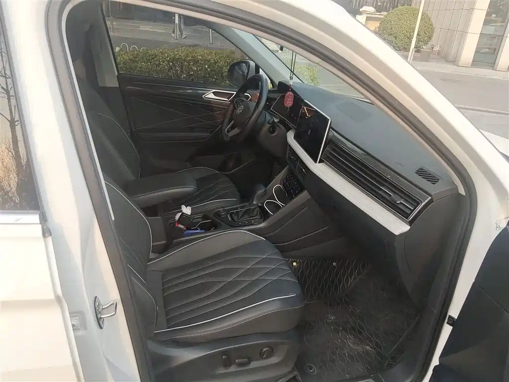 Volkswagen Tiguan L 2022 380TSI Automatic 4WD R-Line Cross Edition 7-Seater фото 21
