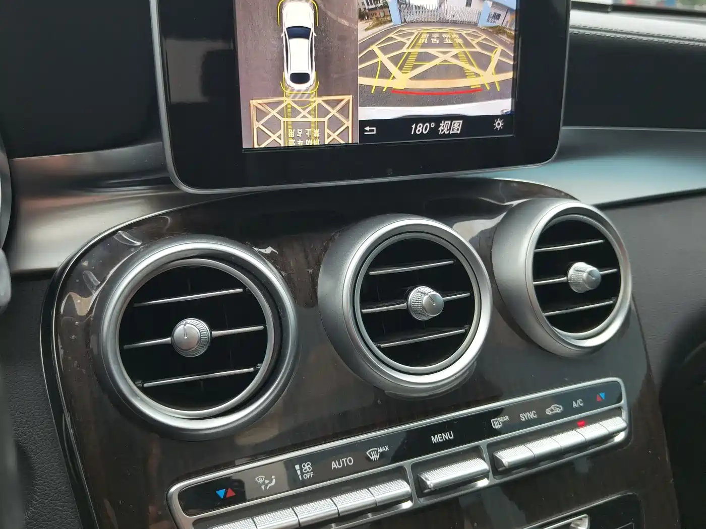 Mercedes-Benz GLC 2019 GLC 260 L 4MATIC Luxury фото 16