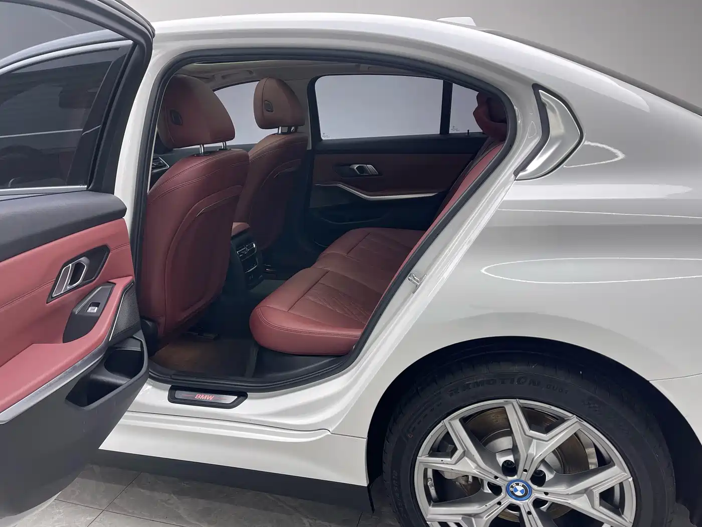 BMW i3 2022 eDrive 35 L фото 17