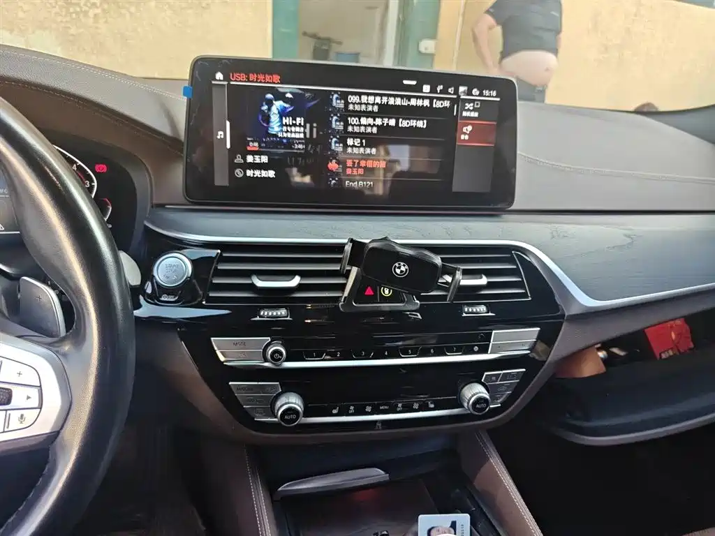 BMW 5 Series 2022 Model Second Facelift 530Li Leading M Sport Package фото 9
