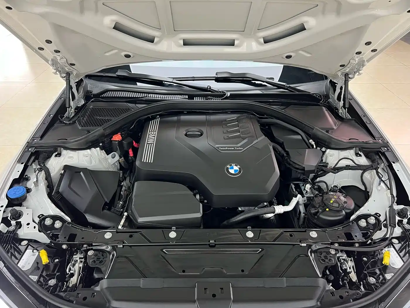 BMW 3 Series 2024 325Li M Sport Shadowline Package фото 25