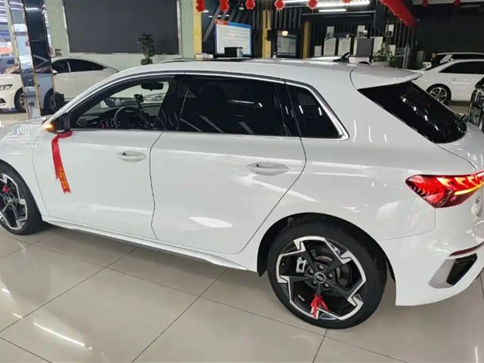 Audi A3 2023 Facelift Sportback 35 TFSI Fashion Sport фото 5