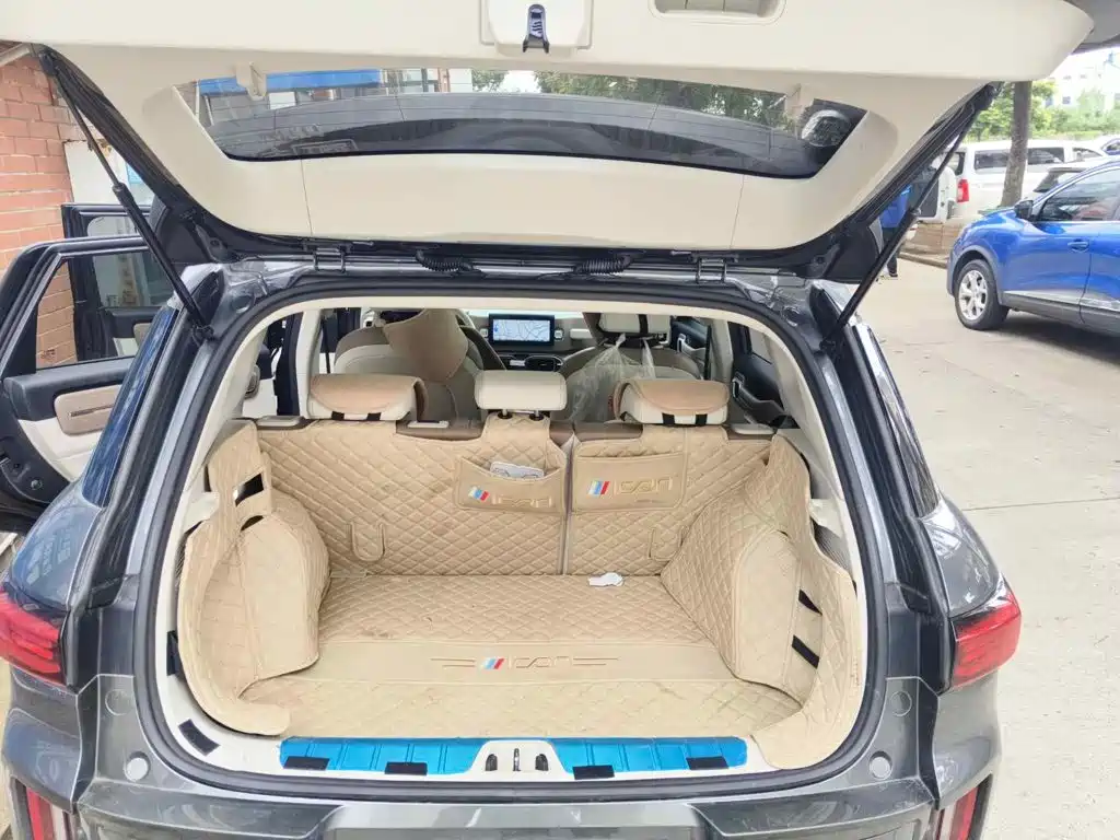 Фото 5 - Geely ICON