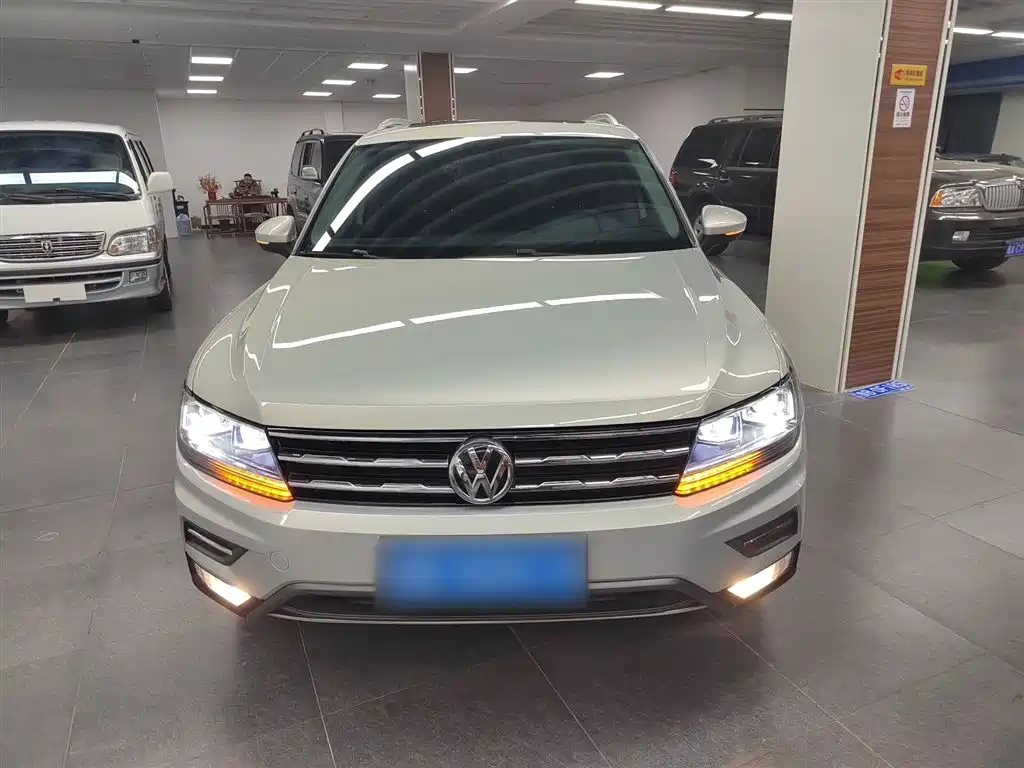 Volkswagen Tiguan L 2018 330TSI Automatic 2WD Luxury Edition фото 3
