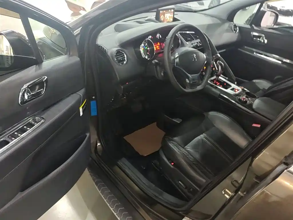 Peugeot 3008 2013 1.6THP Automatic Prestige Edition фото 16