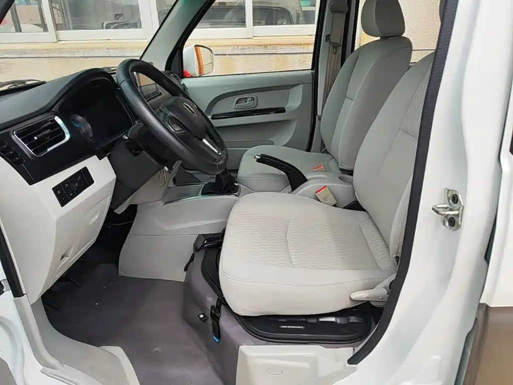 Jinbei New Hiace X30L 2024 2024 Fortune Edition Passenger Van 5/6/7-seater