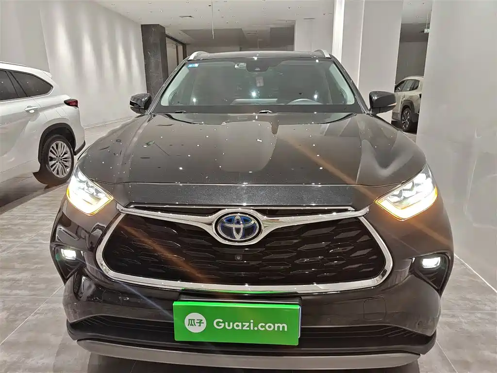 TOYOTA HIGHLANDER