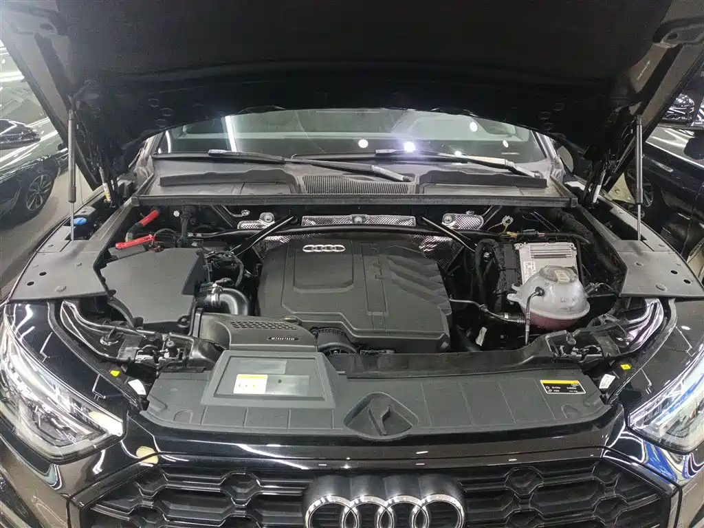 Audi Q5L 2024 Model 40 TFSI Luxury Dynamic фото 16
